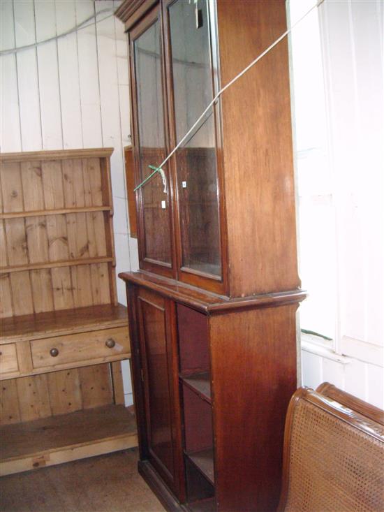 Mahogany glazed bookcase(-)